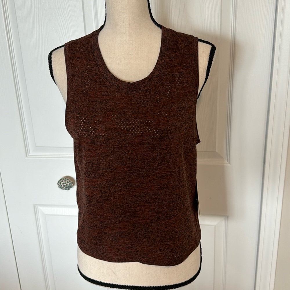 BRAND NEW LULULEMON WOMEN TANK TOP